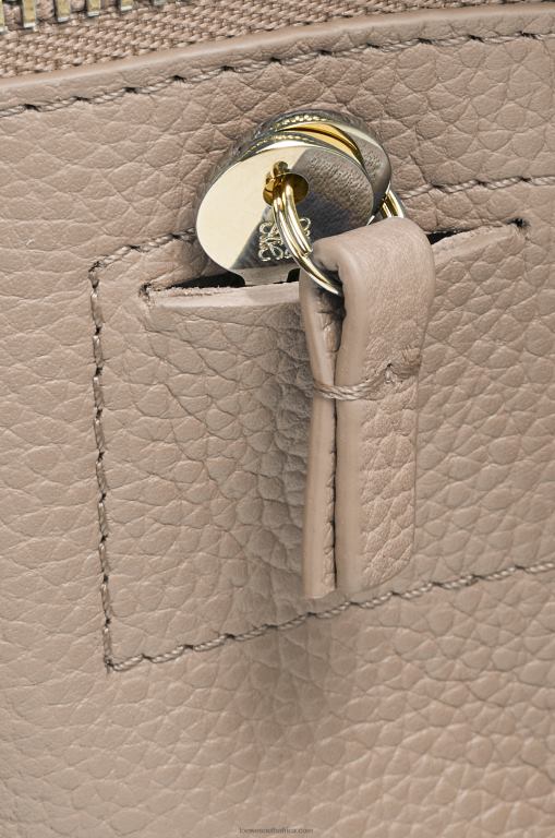Loewe Women Amazona 23 bag in soft grained calfskin 206XF154 Sand - Image 9