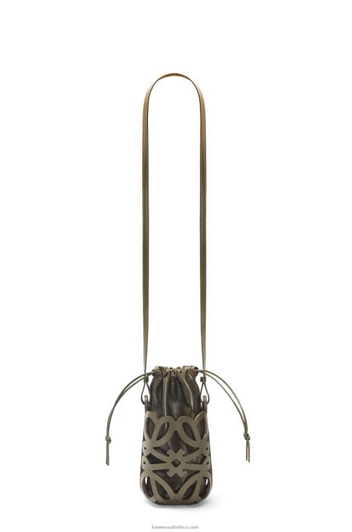 Loewe Women Anagram cut-out pocket in classic calfskin and nappa 206XF551 Tea Dust Glaze - Image 3