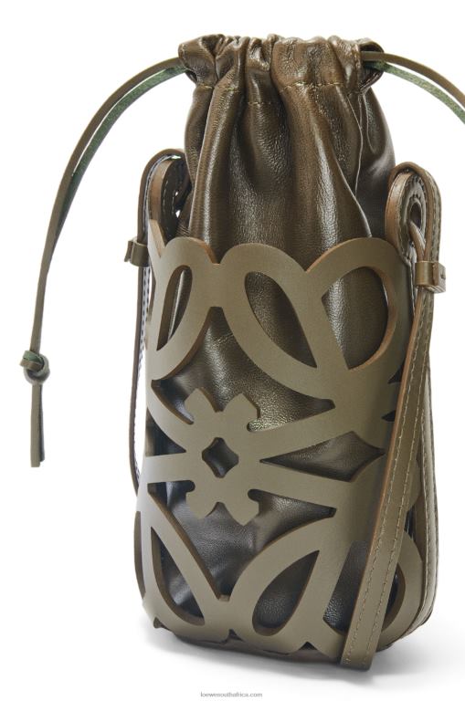 Loewe Women Anagram cut-out pocket in classic calfskin and nappa 206XF551 Tea Dust Glaze - Image 5