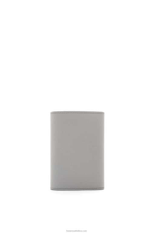 Loewe Women Anagram small vertical wallet in pebble grain calfskin 206XF1208 Pearl Grey - Image 4
