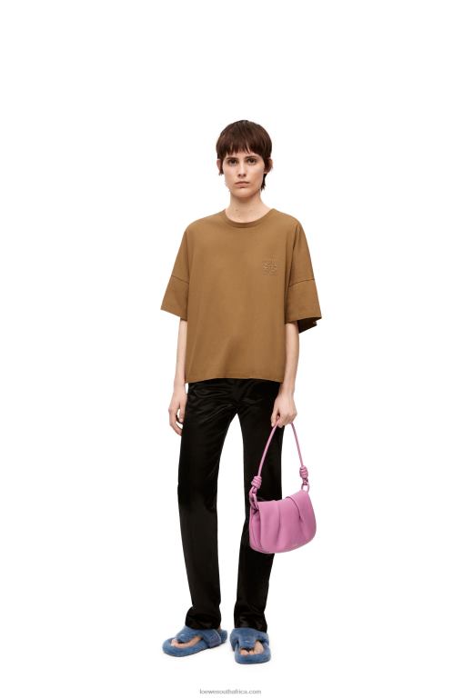 loewe_women_boxy_fit_t_shirt_in_cotton_206xf781_dark_camel.jpg Loewe Women Boxy fit T-shirt in cotton 206XF781 Dark Camel - Image 1