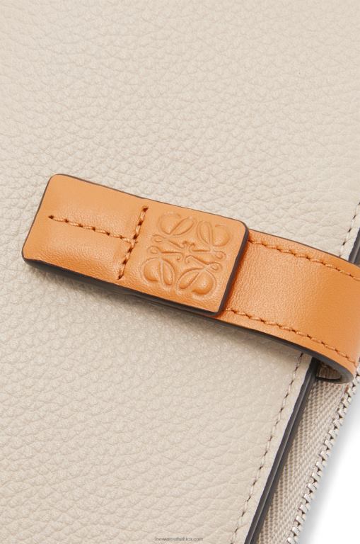 Loewe Women Slim zip bifold wallet in soft grained calfskin 206XF1220 Light Oat/Honey - Image 6