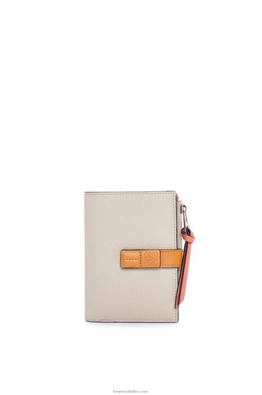 loewe_women_slim_zip_bifold_wallet_in_soft_grained_calfskin_206xf1220_light_oat_honey.jpg Loewe Women Slim zip bifold wallet in soft grained calfskin 206XF1220 Light Oat/Honey - Image 1