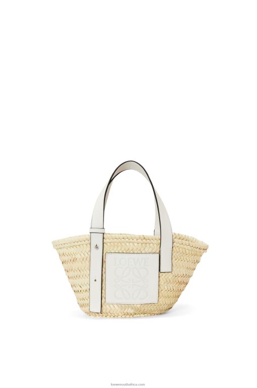 loewe_women_small_basket_bag_in_palm_leaf_and_calfskin_206xf48_natural_white.jpg Loewe Women Small Basket bag in palm leaf and calfskin 206XF48 Natural/White - Image 1